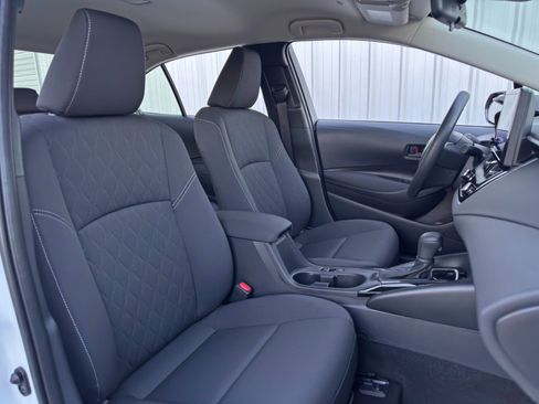 Used 2025 Toyota Corolla LE image 30