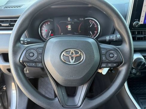 Used 2024 Toyota RAV4 LE AWD/4WD image 15