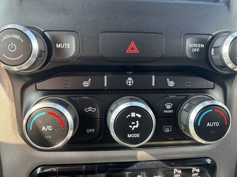 Used 2019 RAM 1500 Big Horn AWD/4WD image 30