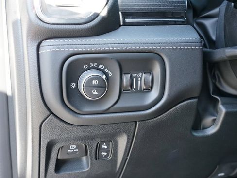 Used 2023 RAM 1500 Limited AWD/4WD image 16