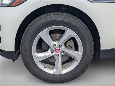 Used 2020 Jaguar F-PACE Premium image 13