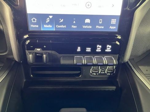 Used 2024 RAM 1500 Big Horn AWD/4WD image 33