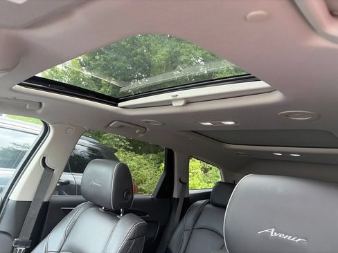 Used 2020 Buick Enclave Avenir w/ Avenir Technology Package FWD image 5