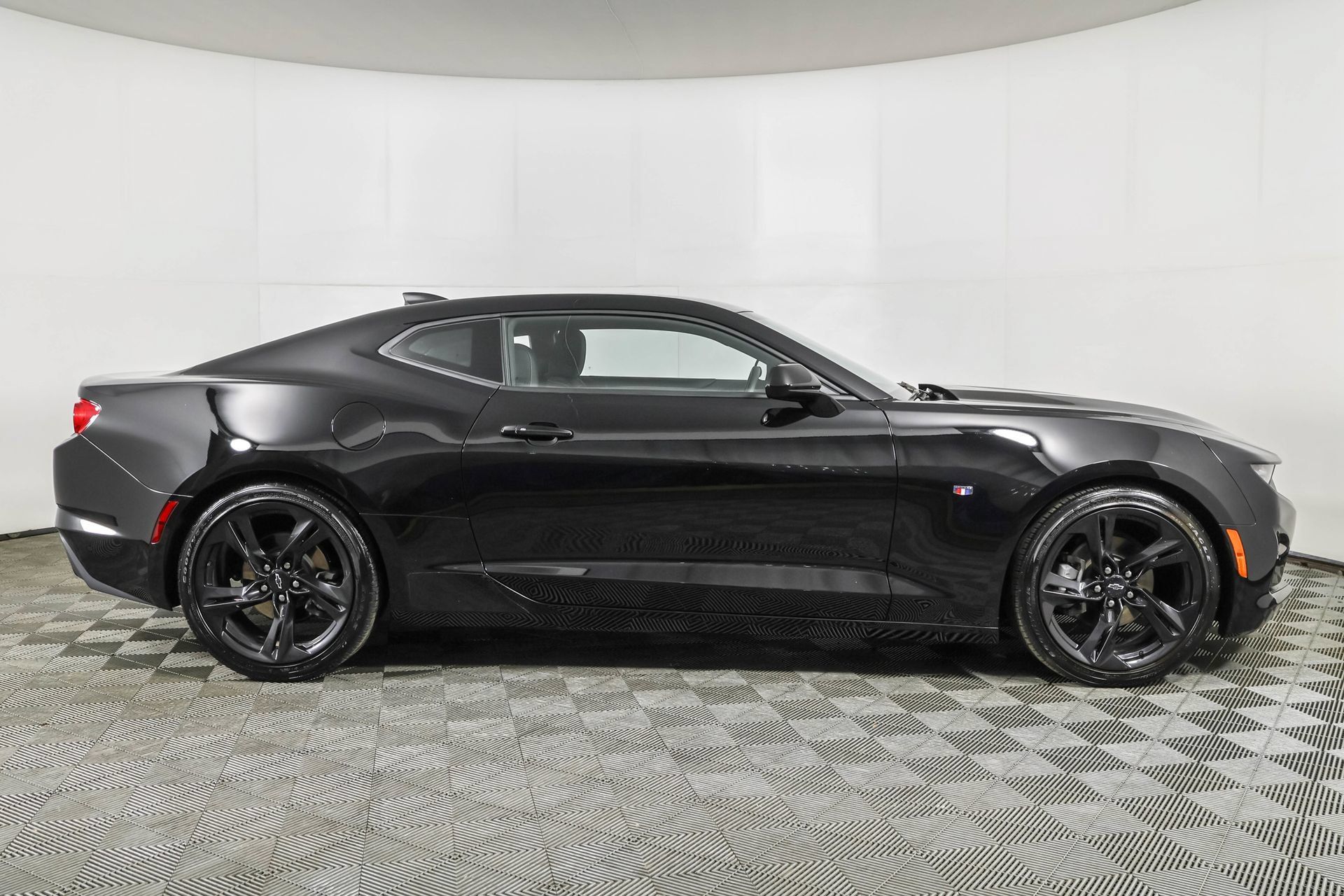 Used 2023 Chevrolet Camaro LT RWD image 12