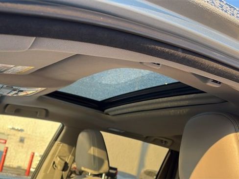 Used 2017 Toyota Highlander XLE image 20