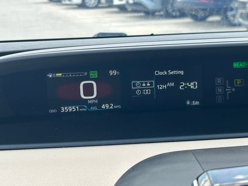 Used 2022 Toyota Prius Limited w/ Premium Convenience Package FWD image 33