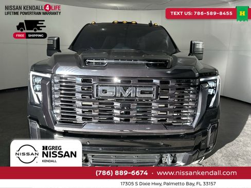 Used 2024 GMC Sierra 2500 Denali Ultimate image 4
