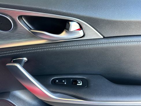 Used 2022 Kia Stinger GT1 RWD image 18