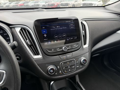 Used 2023 Chevrolet Malibu LT image 19