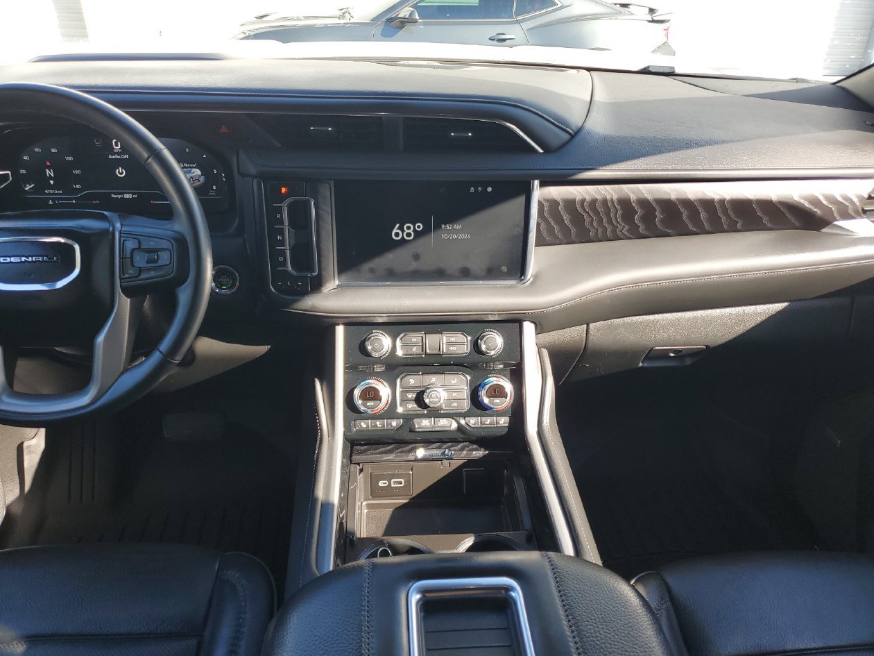 Used 2023 GMC Yukon Denali RWD image 13