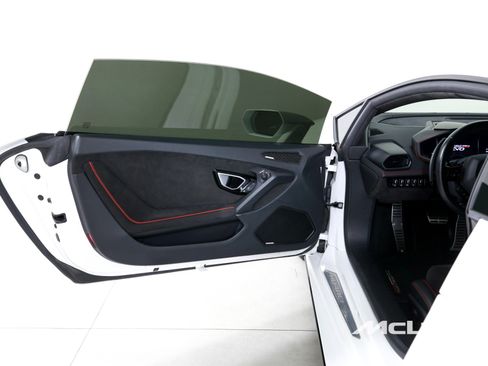 Used 2022 Lamborghini Huracan EVO RWD image 10