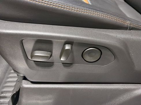 Used 2025 GMC Sierra 1500 AT4 w/ AT4 Preferred Package image 24