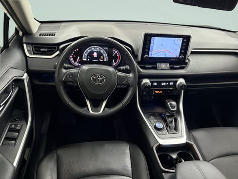 Used 2019 Toyota RAV4 Limited w/ Cold Weather Package AWD/4WD image 11
