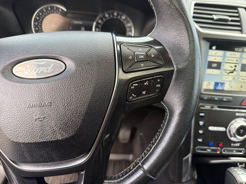 Used 2018 Ford Explorer Platinum AWD/4WD image 20