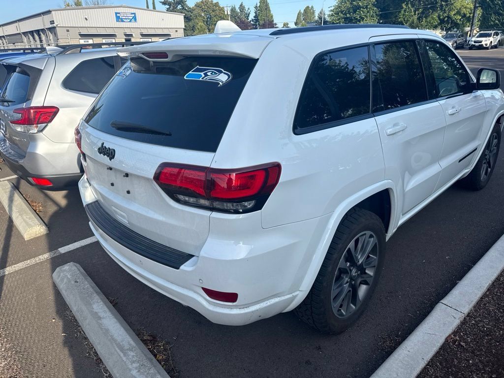 Used 2020 Jeep Grand Cherokee Altitude AWD/4WD image 3