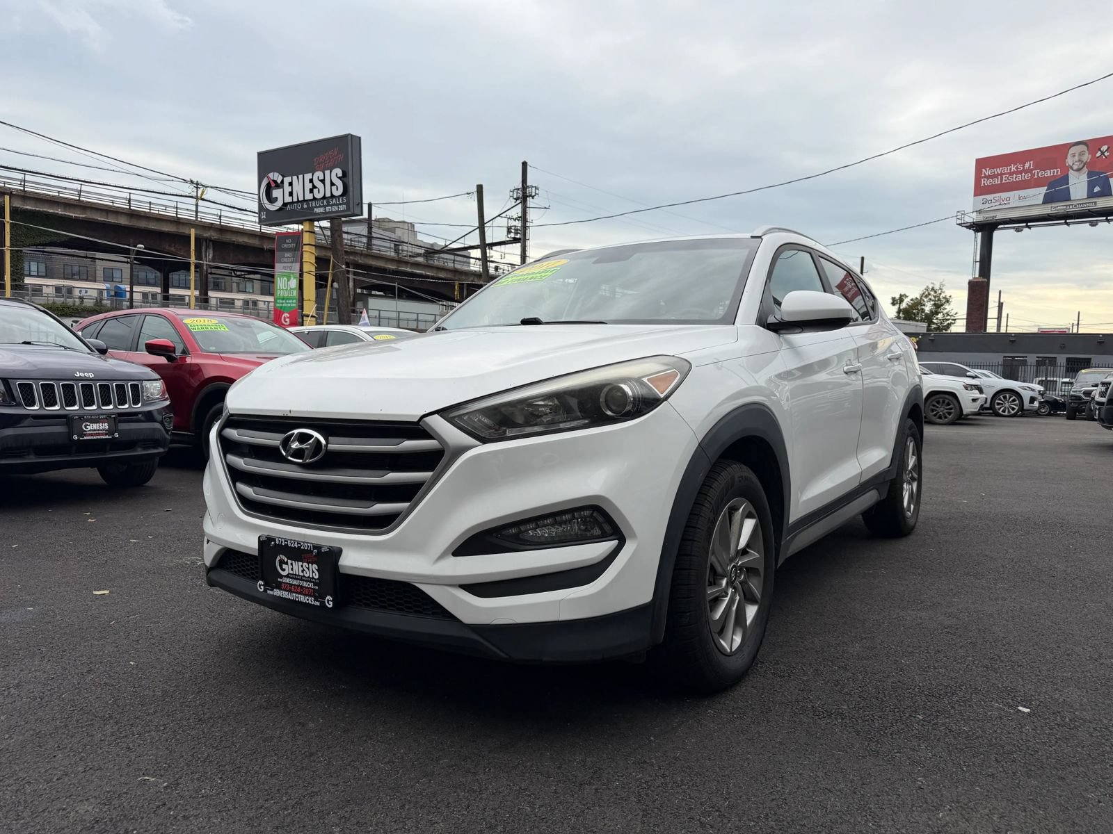 Used 2017 Hyundai Tucson SE w/ SE Popular Package 02 AWD/4WD image 1