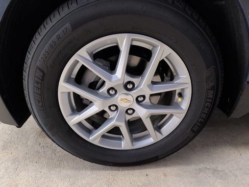 Used 2024 Chevrolet Equinox LT w/ LPO, Cargo Package FWD image 25