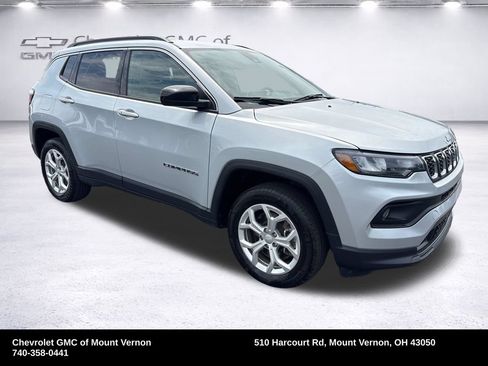 Used 2024 Jeep Compass Latitude AWD/4WD image 8