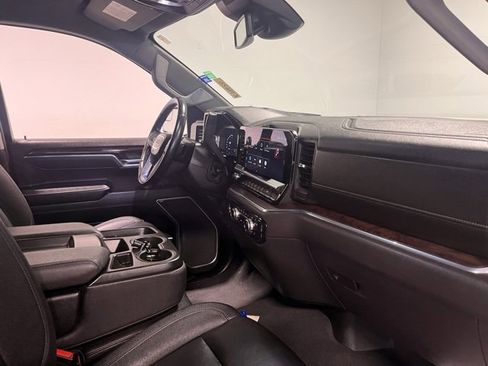Used 2024 GMC Sierra 1500 SLT image 10