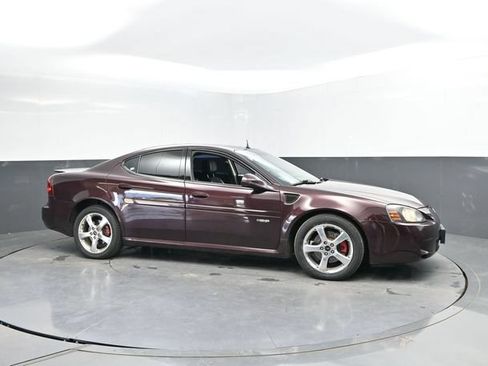 Used 2005 Pontiac Grand Prix GXP w/ Premium Audio Package FWD image 3