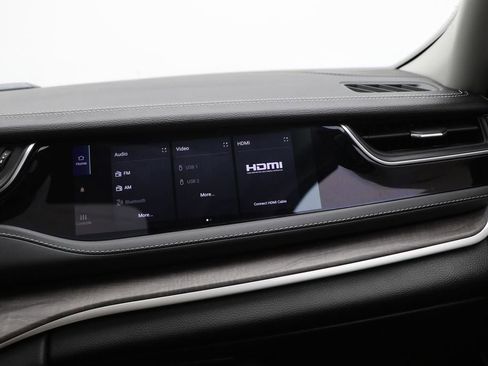 Used 2023 Jeep Grand Cherokee 4WD 4xe w/ Luxury Tech Group II image 29