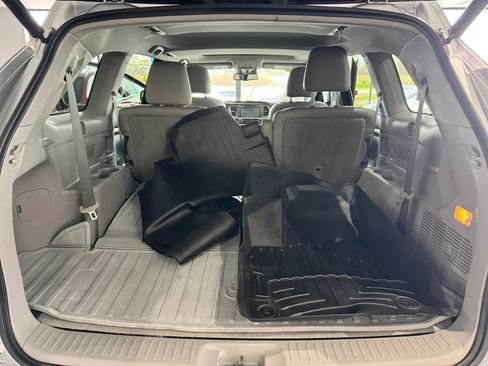Used 2016 Toyota Highlander Limited image 26