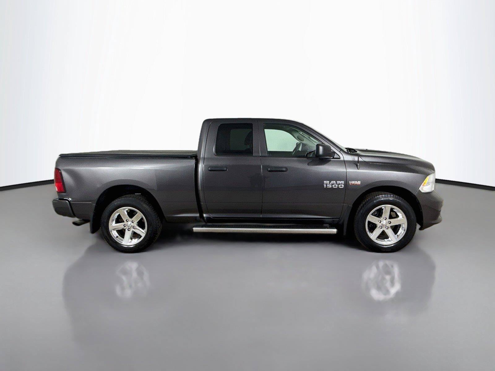 Used 2018 RAM 1500 Express w/ Express Value Package AWD/4WD image 15