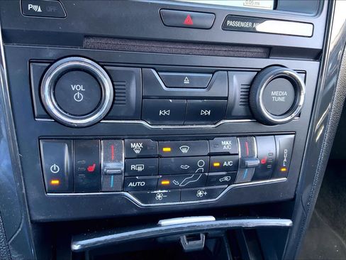 Certified 2018 Ford Explorer XLT w/ Equipment Group 202A image 32