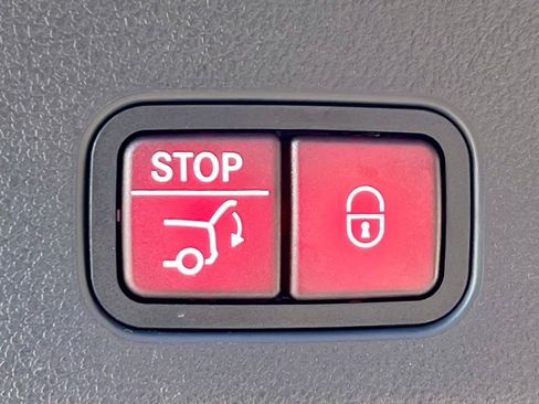 Certified 2026 Mercedes-Benz GLC 300 4MATIC image 37