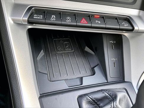 Used 2024 Audi Q3 2.0T Premium Plus w/ Premium Plus Package image 16