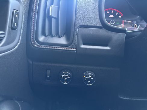 Used 2016 GMC Canyon SLE w/ All Terrain Package image 14