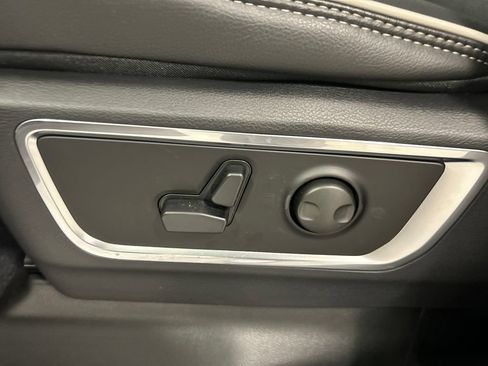 New 2026 RAM 1500 Laramie AWD/4WD image 17