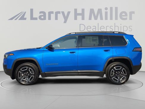 New 2026 Jeep Cherokee Laredo AWD/4WD image 2