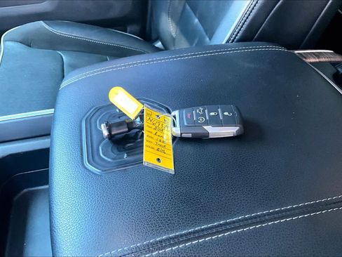 Used 2019 RAM 1500 Laramie RWD image 13