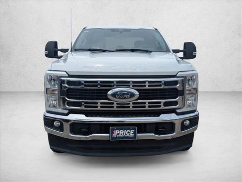 Used 2024 Ford F250 XLT w/ FX4 Off-Road Package AWD/4WD image 2