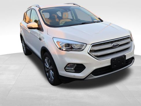 Used 2018 Ford Escape Titanium w/ Ford Safe & Smart Package AWD/4WD image 12