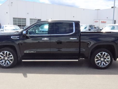 Used 2024 GMC Sierra 1500 Denali w/ Denali Reserve Package AWD/4WD image 4