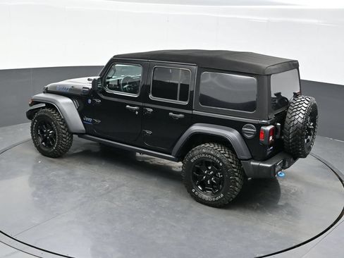 Used 2023 Jeep Wrangler Unlimited AWD/4WD image 41