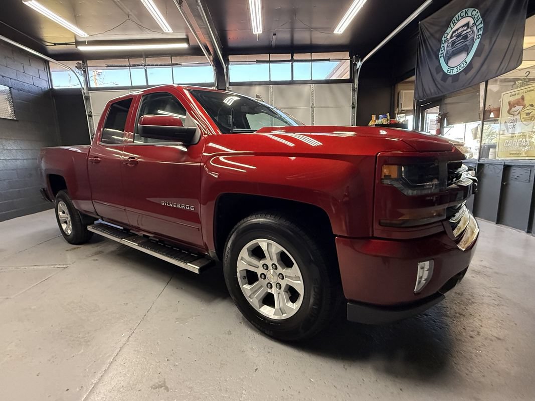 Used 2018 Chevrolet Silverado 1500 LT w/ All Star Edition AWD/4WD image 3