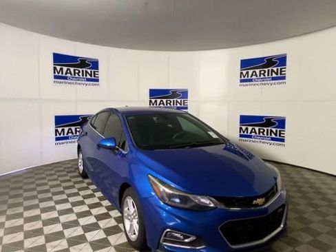 Used 2016 Chevrolet Cruze LT w/ Convenience Package image 4