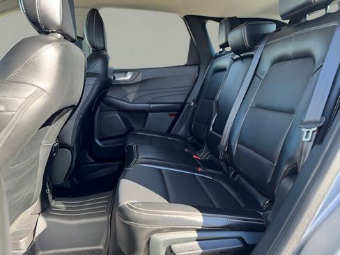 Used 2022 Ford Escape SEL image 11