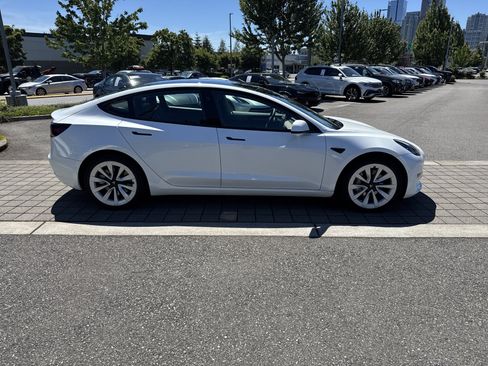 Used 2022 Tesla Model 3 Long Range AWD/4WD image 4