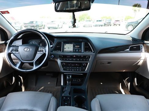 Used 2017 Hyundai Sonata Limited w/ Ultimate Package 02 FWD image 35