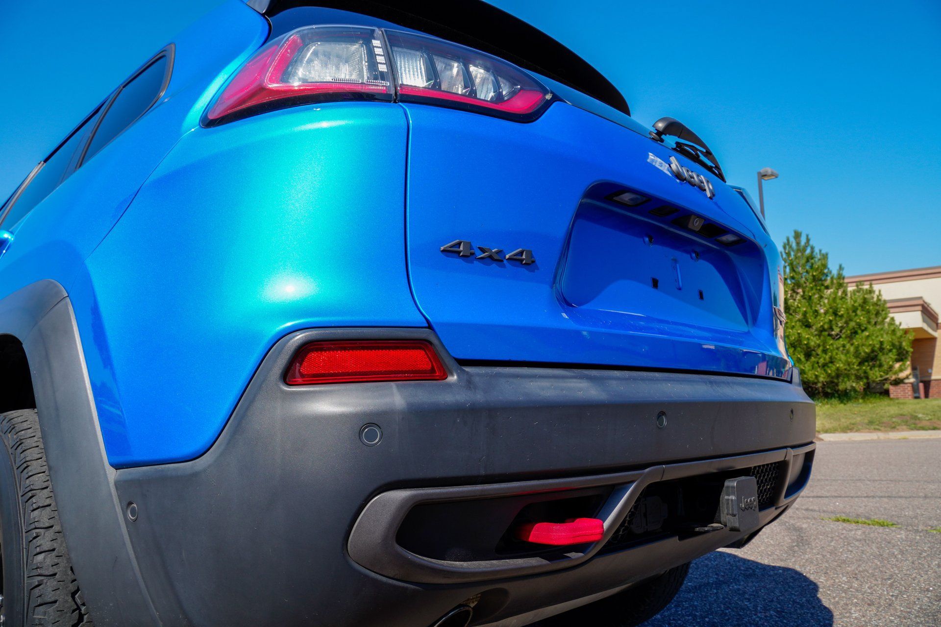 Used 2019 Jeep Cherokee Trailhawk AWD/4WD image 33