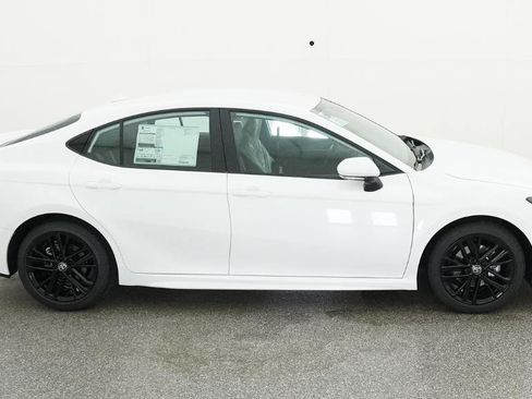 Used 2026 Toyota Camry SE FWD image 44