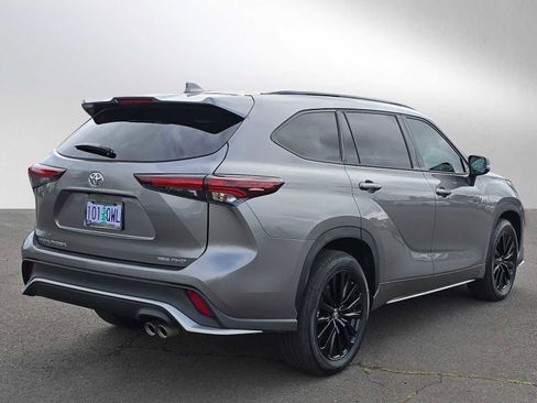 Certified 2026 Toyota Highlander XSE AWD/4WD image 3