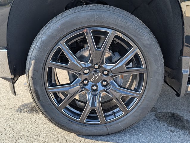 Used 2025 Chevrolet Silverado 1500 LTZ AWD/4WD image 13