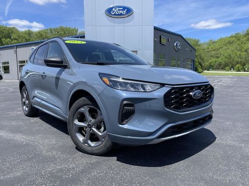 Certified 2024 Ford Escape ST-Line w/ Tech Pack #1 AWD/4WD image 3
