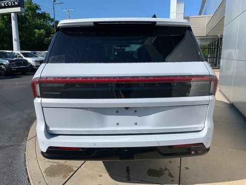 New 2026 Lincoln Navigator Black Label AWD/4WD image 11
