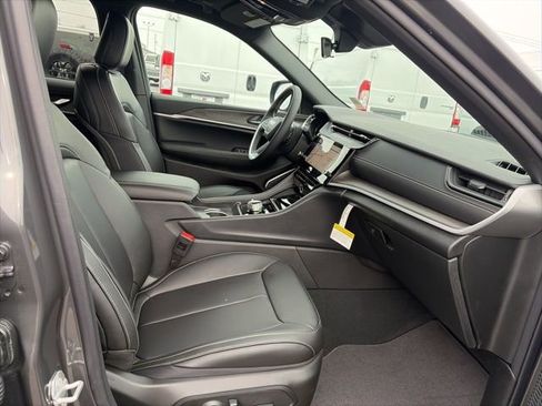 New 2026 Jeep Grand Cherokee Limited w/ Limited Altitude Package image 13